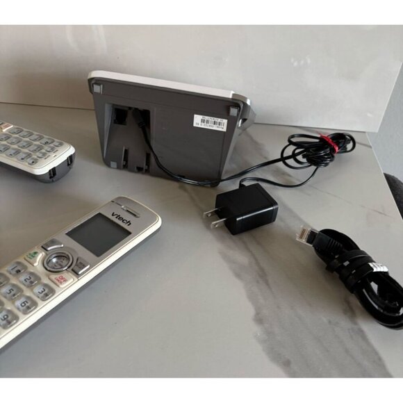 VTech DS6722-3 DECT 6.0 3-Handset Cordless Phone with Digital Answering System - Picture 5 of 11